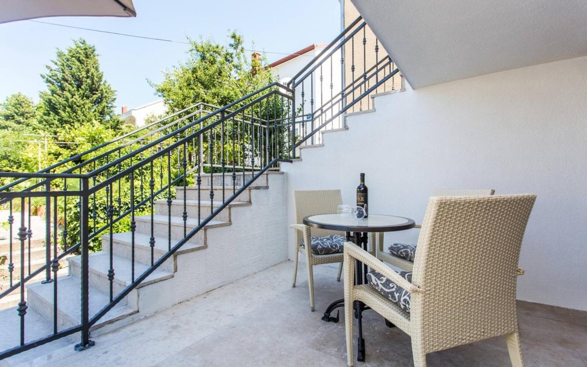 Apartments Bernardeta 1 Baška Eksteriør billede
